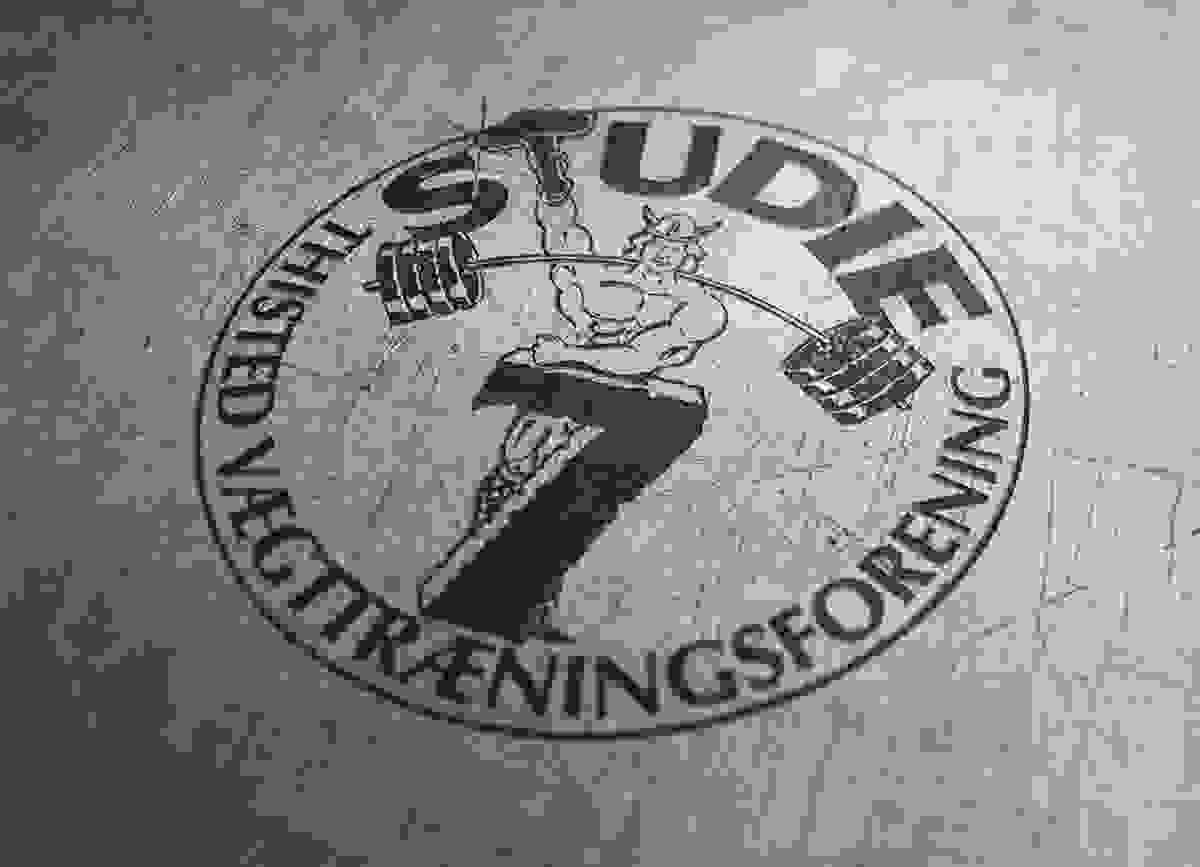 Studie 7 logo Kong Gulerod Reklamebureau